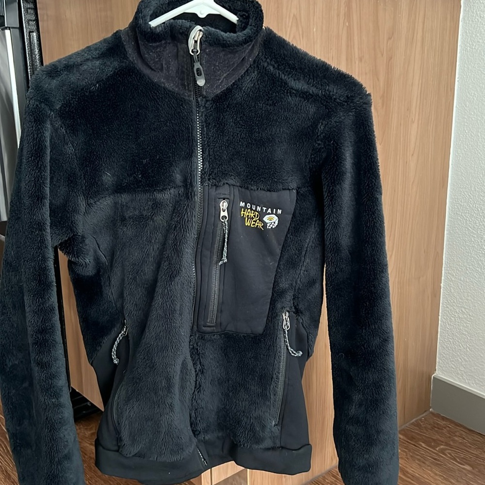 Men’s Mountain Hardware fleece